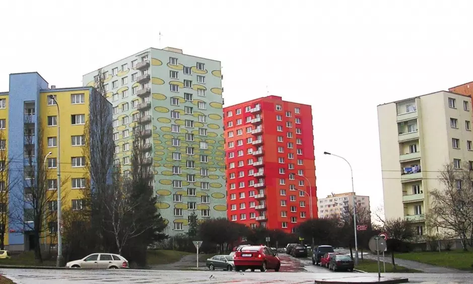 https://riel.estate/image/cache/catalog/blog/panelnie-doma-bolgarii/main-939x564.jpg