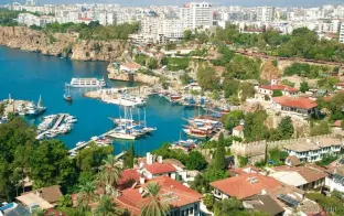 Россияне лидируют среди иностранных покупателей турецкой недвижимости, в то время как продажи достигли рекордного уровня в апреле
