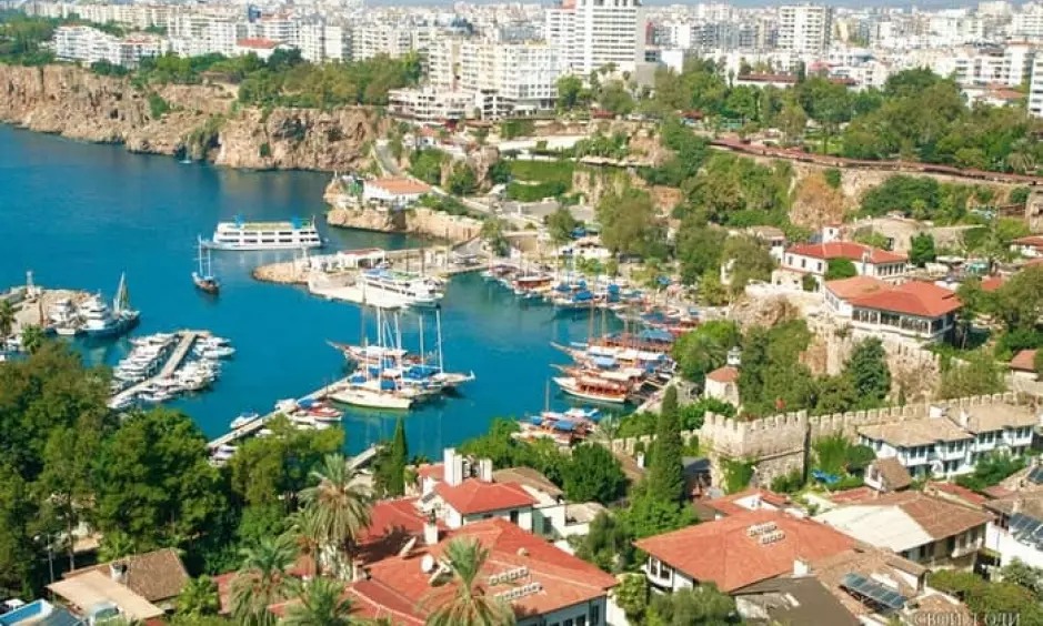 Россияне лидируют среди иностранных покупателей турецкой недвижимости, в то время как продажи достигли рекордного уровня в апреле