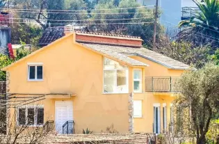 Дом 190 м² на участке 490 м², Бар, Черногория
