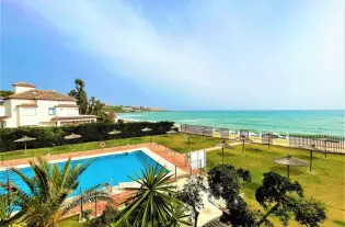 Продажа - Апартамент - Estepona, Испания