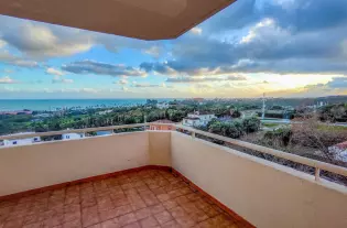 Продажа - Апартамент - Estepona, Испания