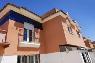 Продажа - Дом - Estepona, Испания