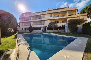 Продажа - Апартамент - Elviria, Испания