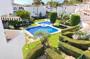 Продажа - Дом - Estepona, Испания