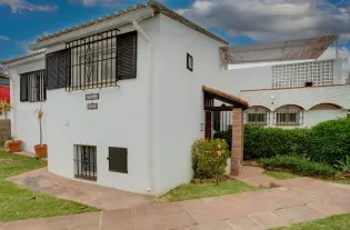 Продажа - Дом - Estepona, Испания