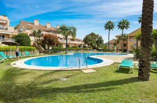 Продажа - Апартамент - Elviria, Испания