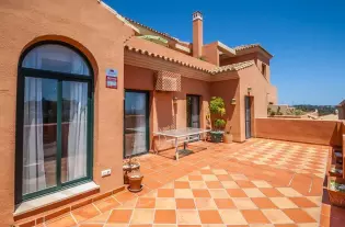 Продажа - Апартамент - Elviria, Испания