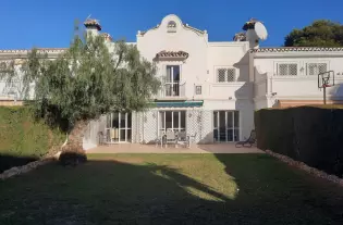 Продажа - Дом - Calahonda, Испания