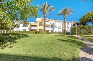 Продажа - Апартамент - Puerto de Cabopino, Испания