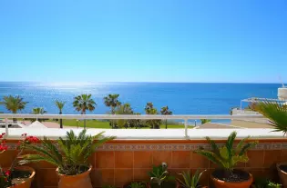 Продажа - Апартамент - Estepona, Испания