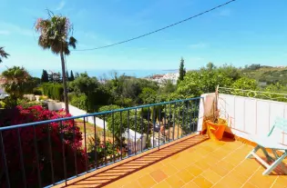 Продажа - Дом - Estepona, Испания