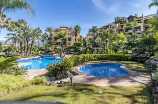 Продажа - Апартамент - Estepona, Испания