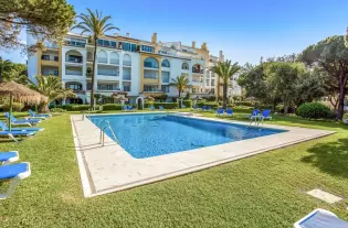 Продажа - Апартамент - Puerto de Cabopino, Испания