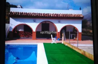 Продажа - Дом - Estepona, Испания