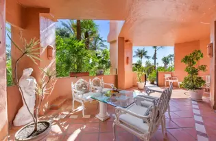 Продажа - Апартамент - Estepona, Испания