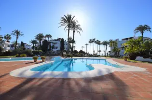 Продажа - Апартамент - Estepona, Испания