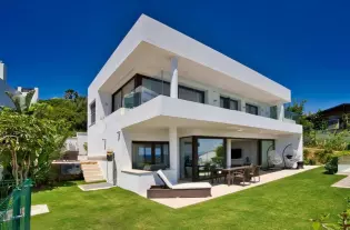 Продажа - Дом - Estepona, Испания