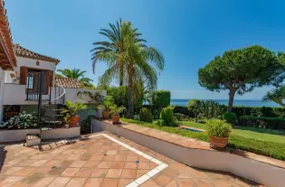 Продажа - Дом - Estepona, Испания