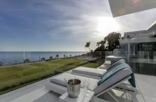 Продажа - Апартамент - Estepona, Испания