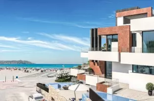 Новые апартаменты на первой линии пляжа Бенидорм