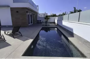 Современные виллы с бассейном в Сан-Педро-дель-Пинатар