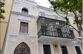 Супер роскошные апартаменты в старом дворце Рамона и Кахала в Мадриде