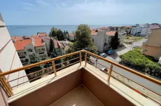 Двухкомнатная квартира с видом на море в Вилла Бригантина, Равда