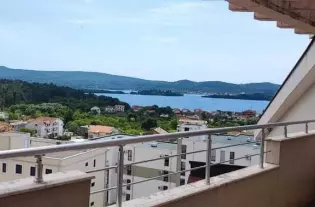 Квартира в Тивате, Черногория, 110 м2