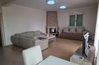 Квартира в Бечичи, Черногория, 94 м2
