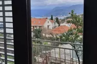 Квартира в Тивате, Черногория, 180 м2