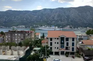 Квартира в Доброте, Черногория, 108 м2