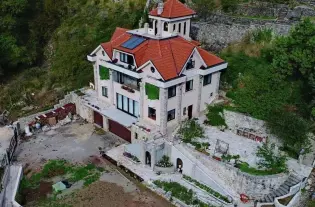Коммерческая недвижимость в Святом Стефане, Черногория, 1 372 м2