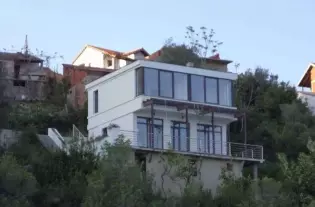 Дом в Каменари, Черногория, 130 м2
