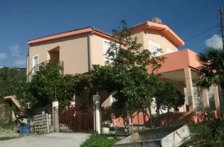 Дом в Шушани, Черногория, 220 м2