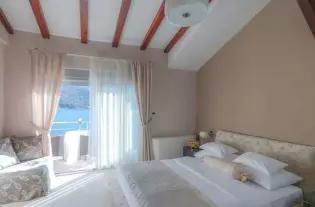 Отель, гостиница в Каменари, Черногория, 400 м2
