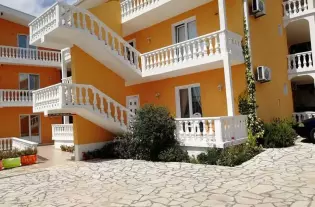Отель, гостиница в Сутоморе, Черногория, 650 м2