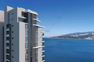 Просторные апартаменты с видом на море в Измире, Турция