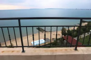 Двухкомнатная квартира с видом на море в Гранд Отеле Свети-Влас