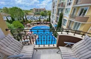 2-комнатная квартира с видом на бассейн, Мессембрия Палас, Солнечный Берег