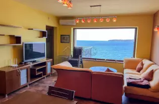 Трехкомнатная квартира с фронтальным видом на море, на пляже Харманите, Созопол