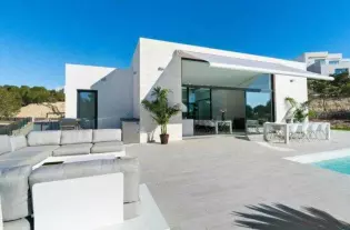 Villa with private pool and garden in orihuela Costa