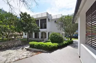 Вилла с четырьмя спальнями в Ораховце