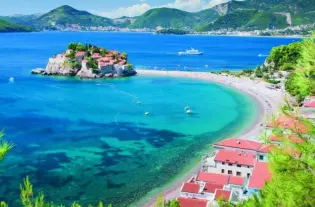 Вилла с бассейном на Святом Стефане