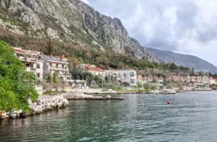 Вилла с пятью спальнями в Доброте