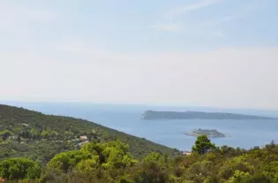 Дом с бассейном на Луштице