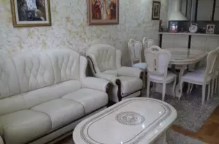 Квартира с тремя спальнями в Баре