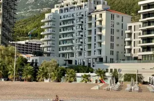 Квартира с двумя спальнями  в Бечичи