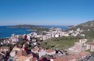 Квартира с тремя спальнями в Бечичи