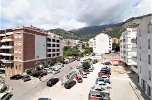 Квартира с двумя спальнями в Будве